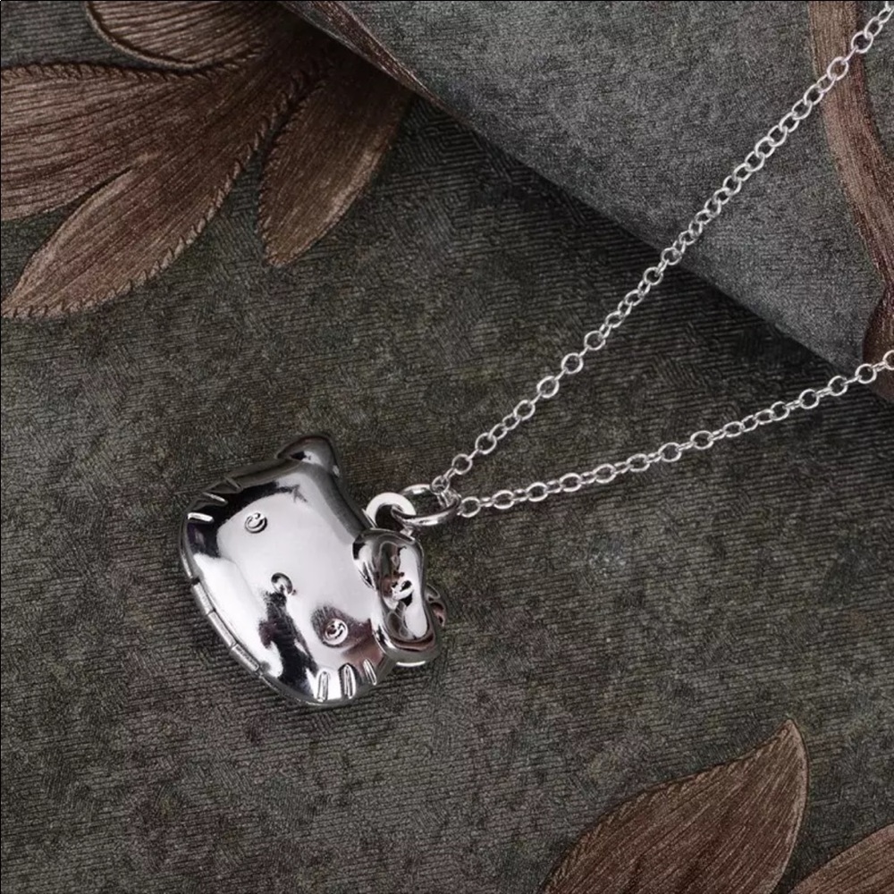 ⭐️Hello  kitty locket - Picture 3 of 7